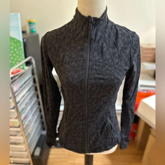 Lululemon define jacket NWOT - Picture 7 of 9